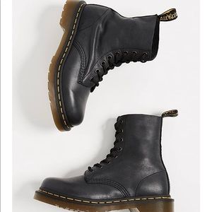 Brand new Doc Marten 1460 Pascal boots -unworn and new w tags, box